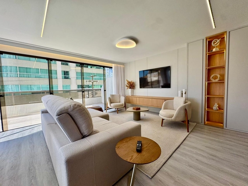 APARTAMENTO FINAMENTE MOBILIADO, DECORADO E COM UM TERRAÇO INCRÍVEL! : 23ª foto da galeria de imagens do imóvel