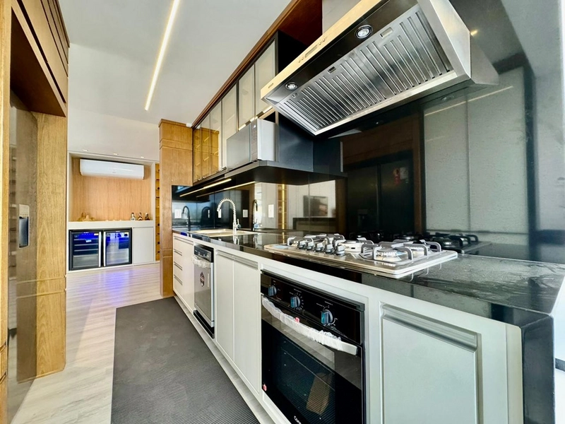 APARTAMENTO FINAMENTE MOBILIADO, DECORADO E COM UM TERRAÇO INCRÍVEL! : 7ª foto da galeria de imagens do imóvel