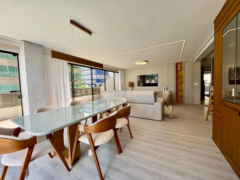 APARTAMENTO FINAMENTE MOBILIADO, DECORADO E COM UM TERRAÇO INCRÍVEL! : 22ª foto da galeria de imagens do imóvel