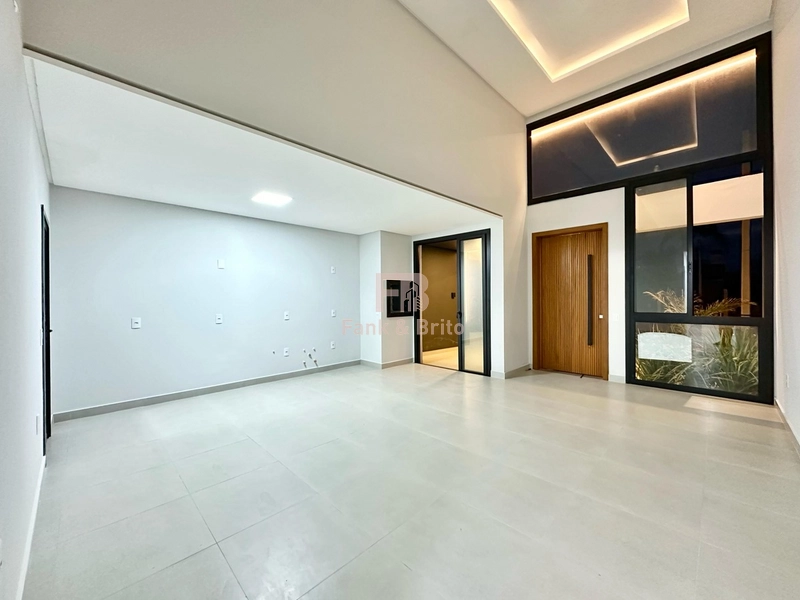 CASA A VENDA EM CAPÃO DA CANOA A DUAS QUADRAS DO MAR: 4ª foto da galeria de imagens do imóvel