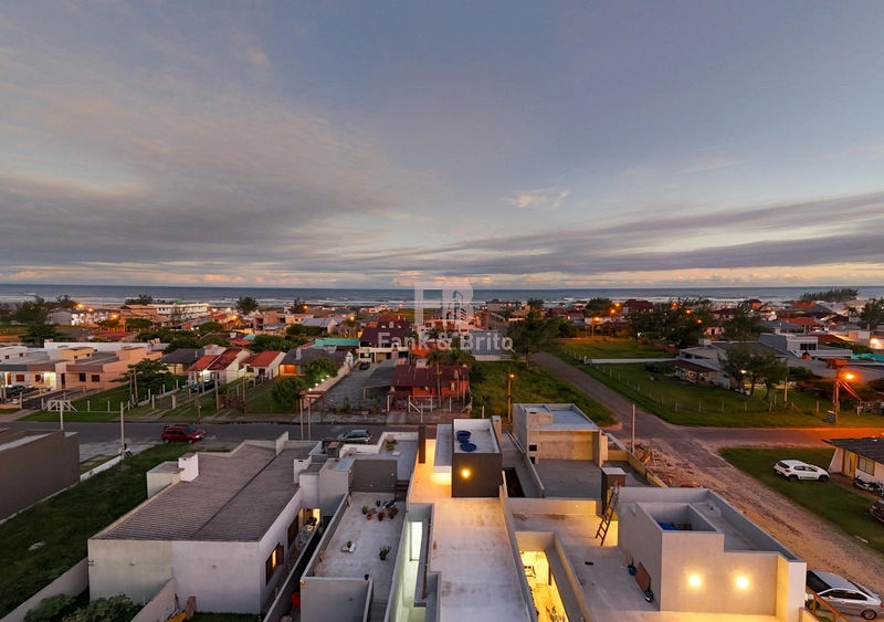 CASA A VENDA EM CAPÃO DA CANOA A DUAS QUADRAS DO MAR: 26ª foto da galeria de imagens do imóvel