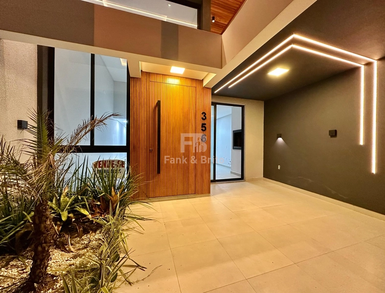 CASA A VENDA EM CAPÃO DA CANOA A DUAS QUADRAS DO MAR: 2ª foto da galeria de imagens do imóvel