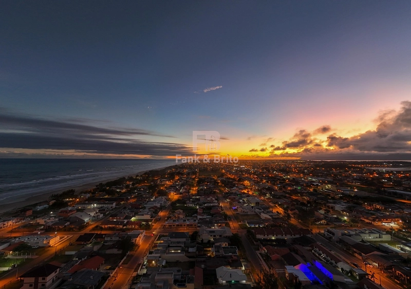 CASA A VENDA EM CAPÃO DA CANOA A DUAS QUADRAS DO MAR: 25ª foto da galeria de imagens do imóvel