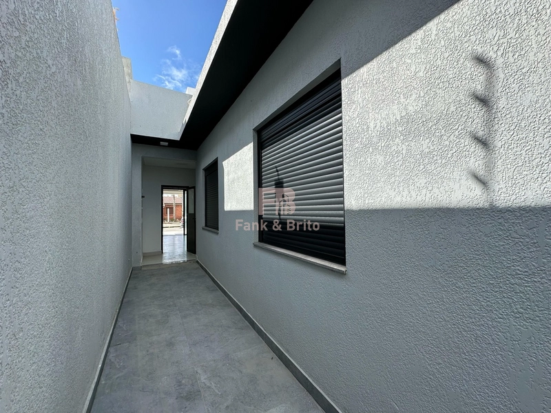 CASA A VENDA EM CAPÃO DA CANOA A DUAS QUADRAS DO MAR: 10ª foto da galeria de imagens do imóvel