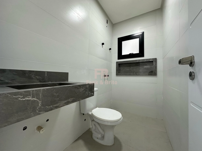 CASA A VENDA EM CAPÃO DA CANOA A DUAS QUADRAS DO MAR: 11ª foto da galeria de imagens do imóvel