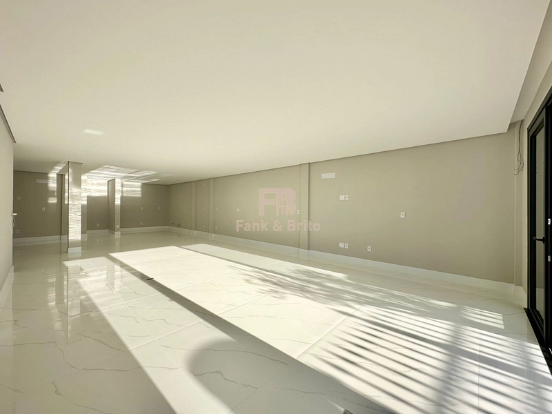 MANSÃO NEOCLÁSSICA  À VENDA EM XANGRI-LA RS: 5ª foto da galeria de imagens do imóvel