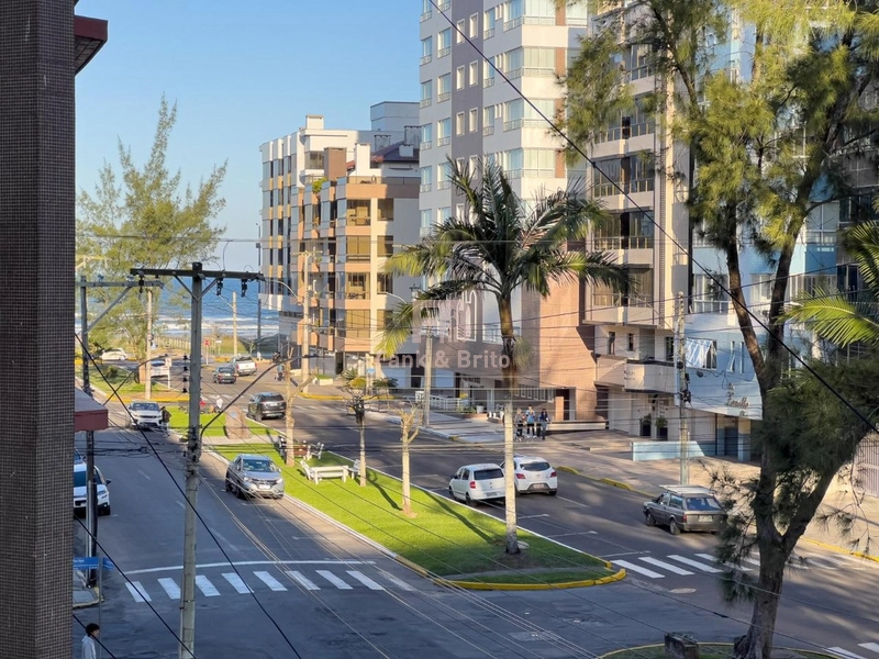 SACADA DE FRENTE PARA AVENIDA.: 1ª foto da galeria de imagens do imóvel