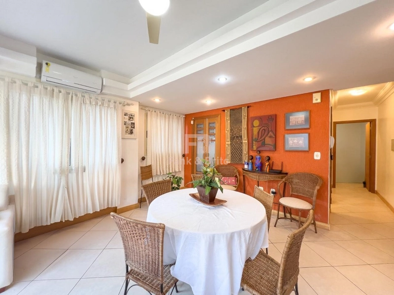 SACADA DE FRENTE PARA AVENIDA.: 9ª foto da galeria de imagens do imóvel