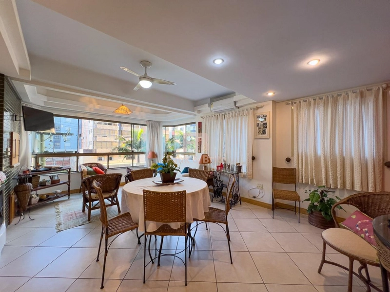 SACADA DE FRENTE PARA AVENIDA.: 5ª foto da galeria de imagens do imóvel