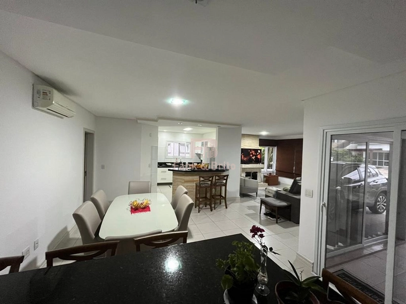 CASA TÉRREA, CONDADO DE CAPÃO, MOBILIADA.: 9ª foto da galeria de imagens do imóvel