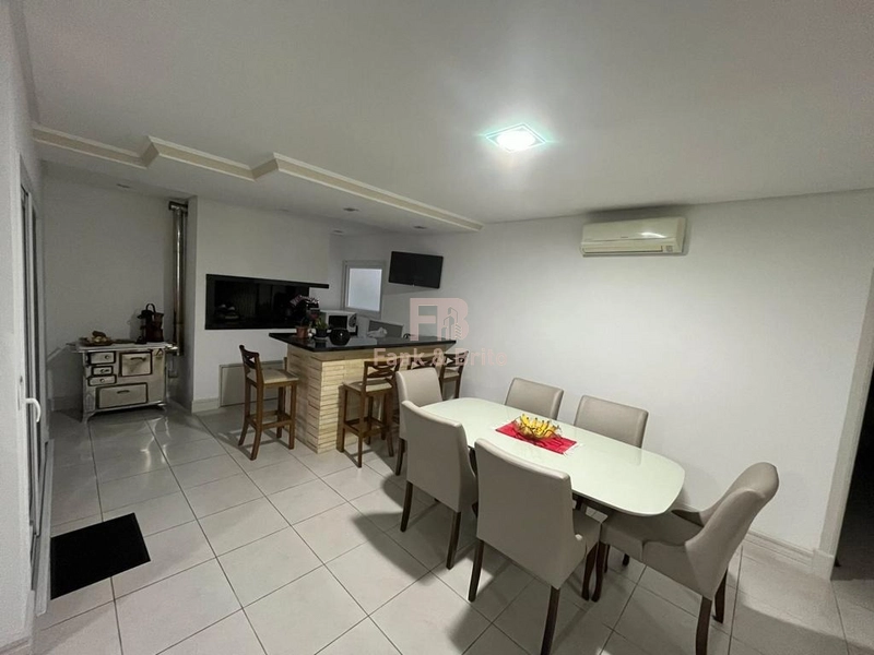 CASA TÉRREA, CONDADO DE CAPÃO, MOBILIADA.: 8ª foto da galeria de imagens do imóvel