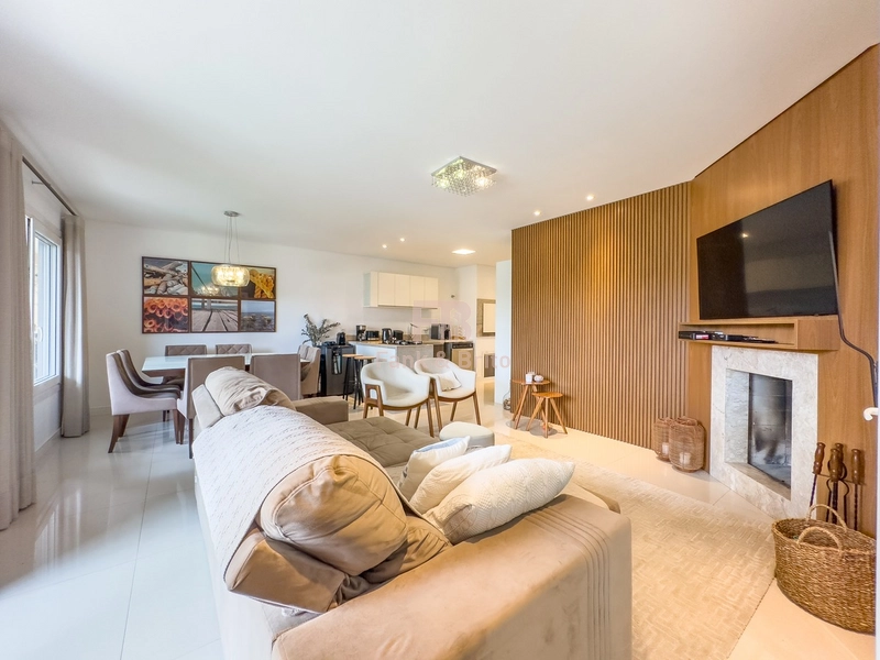 Linda casa em condomínio fechado.: 1ª foto da galeria de imagens do imóvel