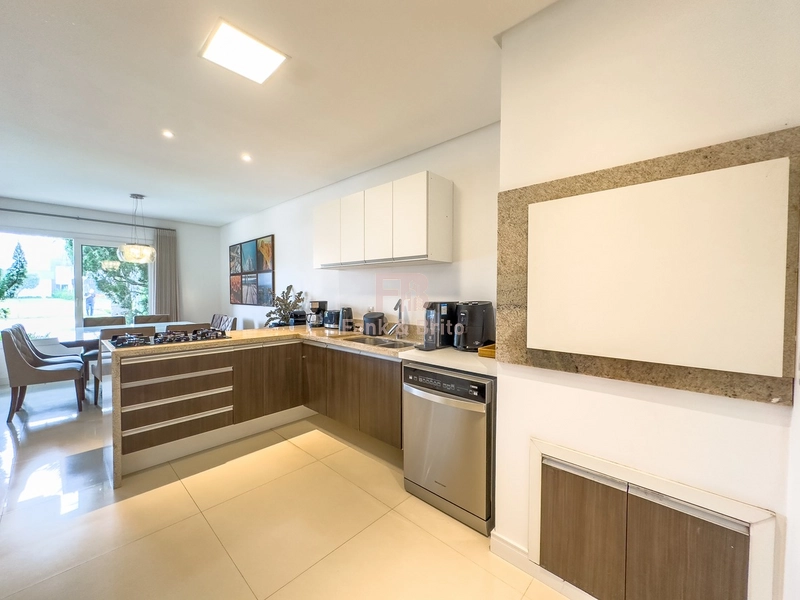 Linda casa em condomínio fechado.: 13ª foto da galeria de imagens do imóvel