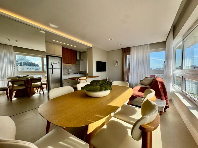 APARTAMENTO AO LADO DA PRAÇA FLAVIO BOIANOVSKI, DUAS QUADRAS DO MAR!: 10ª foto da galeria de imagens do imóvel