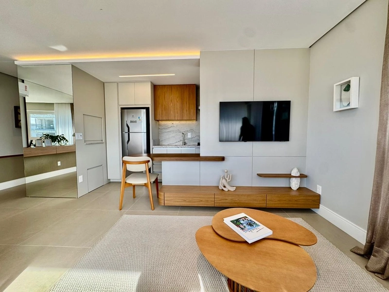 APARTAMENTO AO LADO DA PRAÇA FLAVIO BOIANOVSKI, DUAS QUADRAS DO MAR!: 7ª foto da galeria de imagens do imóvel