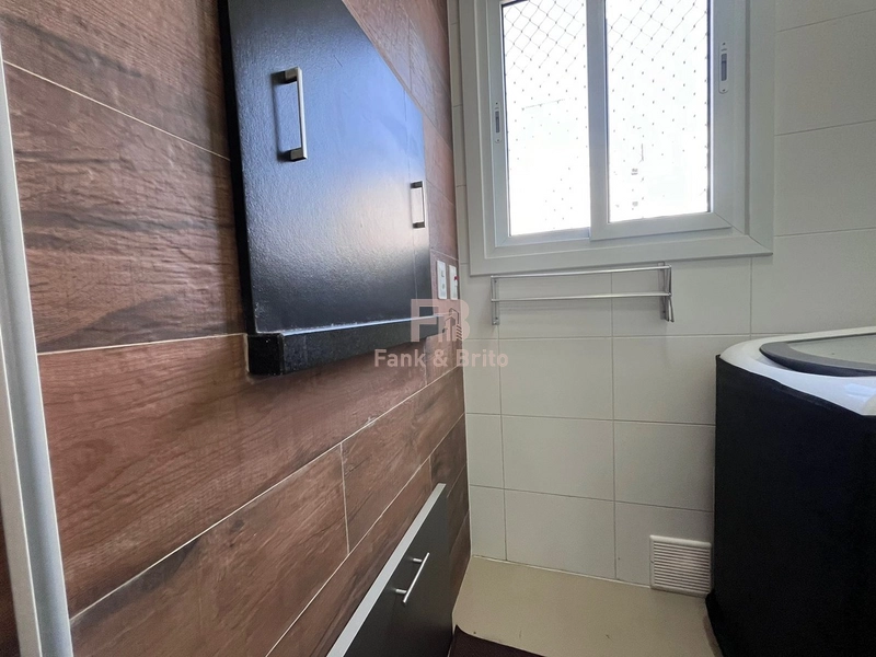 LOCALIZADO JUNTO A PRAÇA ISRAELITA, APENAS 2 QUADRAS DO MAR!: 7ª foto da galeria de imagens do imóvel