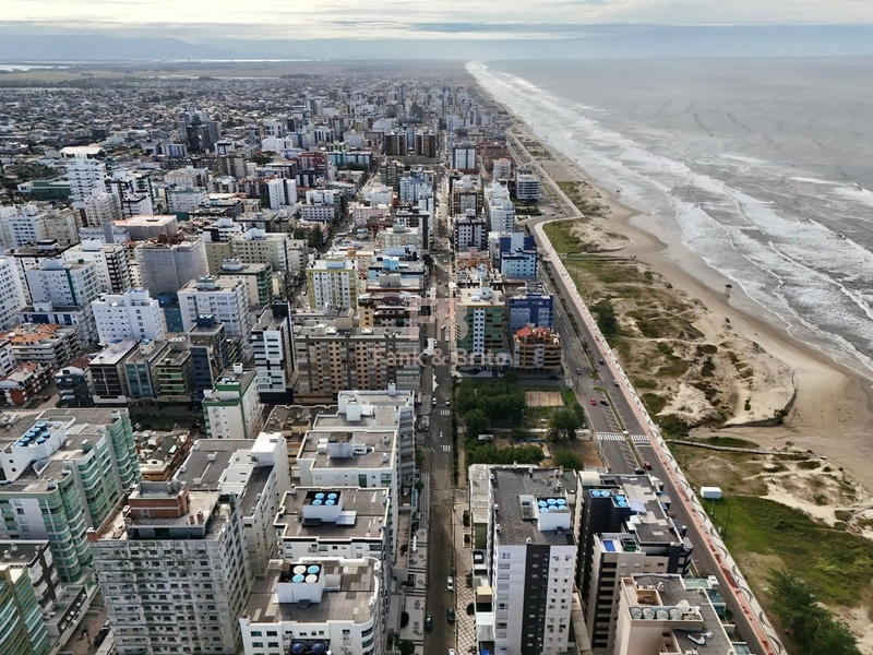 Junto a praça Luiz Bassani, pertinho do mar.: 26ª foto da galeria de imagens do imóvel