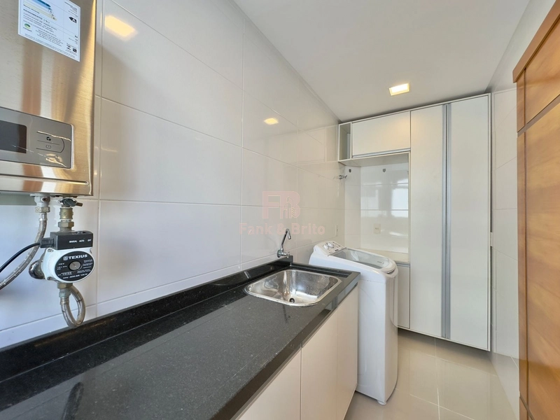 Junto a praça Luiz Bassani, pertinho do mar.: 16ª foto da galeria de imagens do imóvel