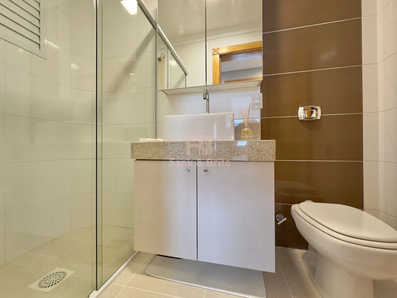 Junto a praça Luiz Bassani, pertinho do mar.: 24ª foto da galeria de imagens do imóvel