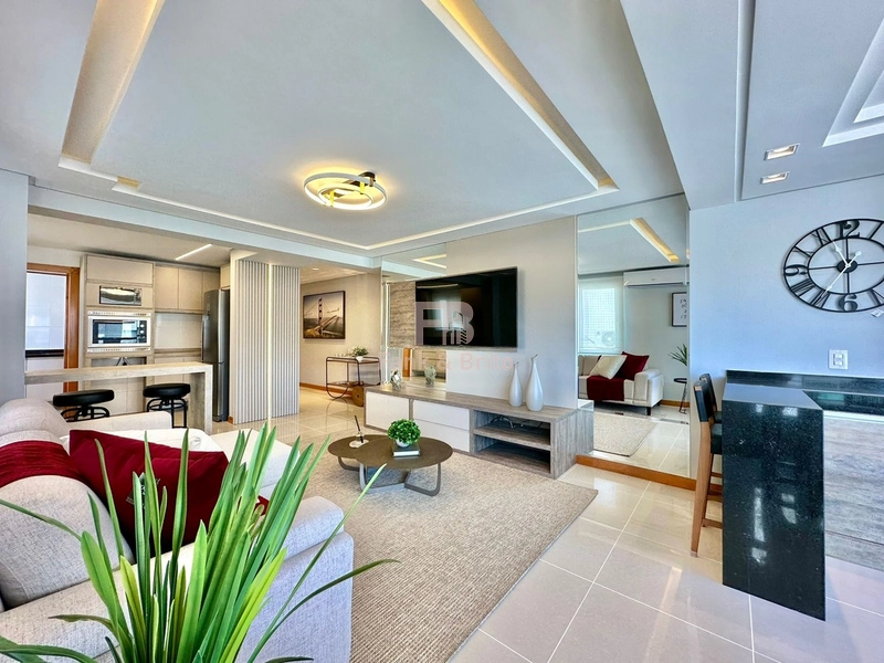 Junto a praça Luiz Bassani, pertinho do mar.: 2ª foto da galeria de imagens do imóvel