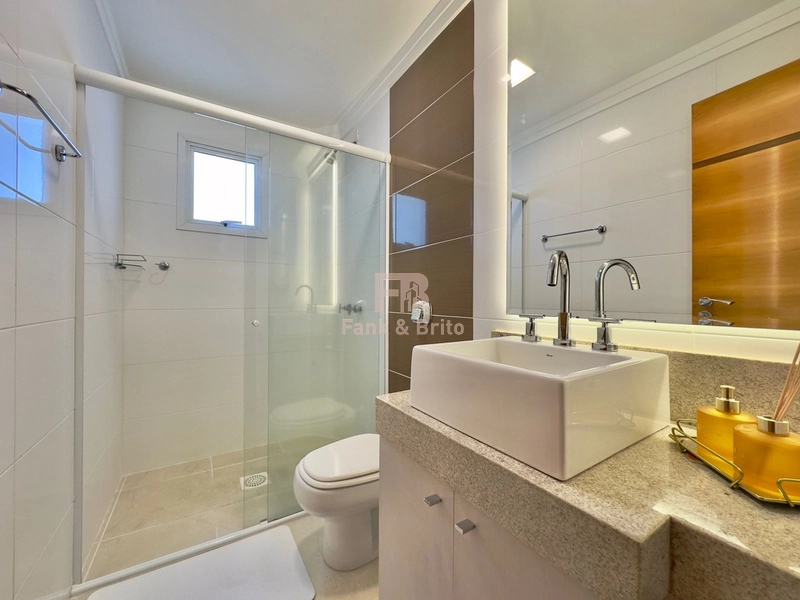 Junto a praça Luiz Bassani, pertinho do mar.: 18ª foto da galeria de imagens do imóvel