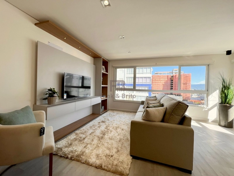 VENDE APARTAMENTO FINAMENTE MOBILIADO E DECORADO A DUAS QUADRAS DO MAR: 11ª foto da galeria de imagens do imóvel