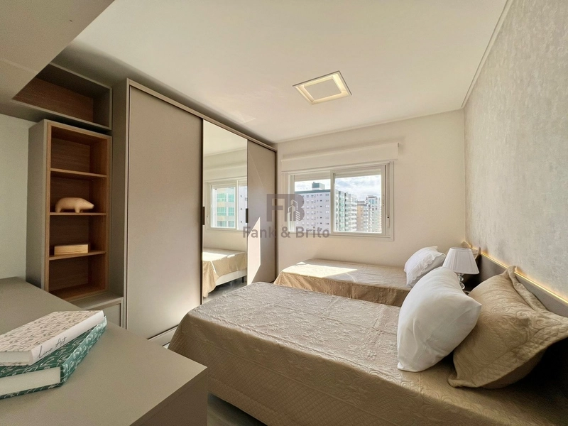 VENDE APARTAMENTO FINAMENTE MOBILIADO E DECORADO A DUAS QUADRAS DO MAR: 18ª foto da galeria de imagens do imóvel