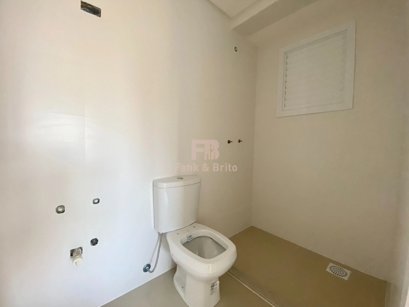 NUNCA HABITADO COM VISTA MAR: 13ª foto da galeria de imagens do imóvel