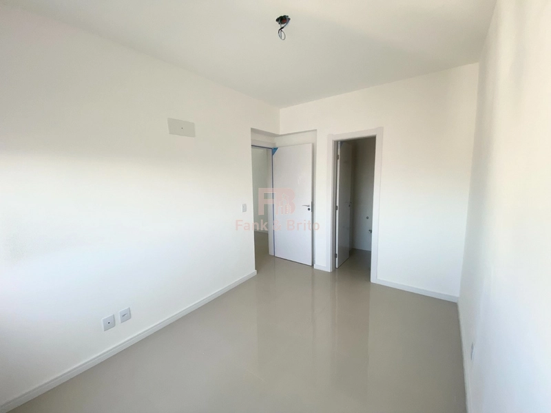 NUNCA HABITADO COM VISTA MAR: 9ª foto da galeria de imagens do imóvel