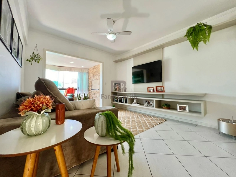 VENDO APARTAMENTO AMPLO, NA AV. UBIRAJARA, VISTA DEFINIDA PRAIA E MAR: 7ª foto da galeria de imagens do imóvel