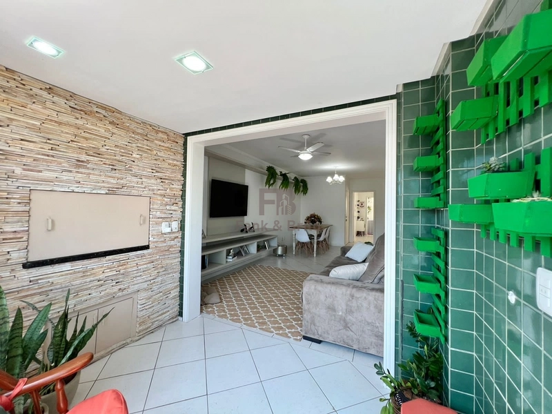 VENDO APARTAMENTO AMPLO, NA AV. UBIRAJARA, VISTA DEFINIDA PRAIA E MAR: 8ª foto da galeria de imagens do imóvel