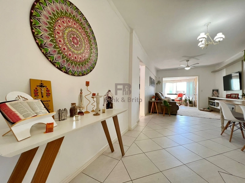 VENDO APARTAMENTO AMPLO, NA AV. UBIRAJARA, VISTA DEFINIDA PRAIA E MAR: 3ª foto da galeria de imagens do imóvel