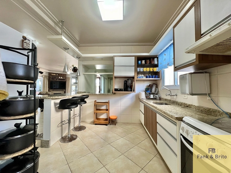 SOBRADO COM SALÃO DE FESTAS.: 8ª foto da galeria de imagens do imóvel