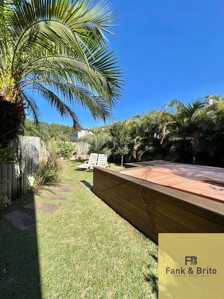 SOBRADO COM SALÃO DE FESTAS.: 27ª foto da galeria de imagens do imóvel