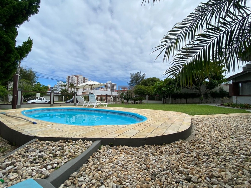 SOBRADO COM PISCINA NA ZONA NOVA: 3ª foto da galeria de imagens do imóvel