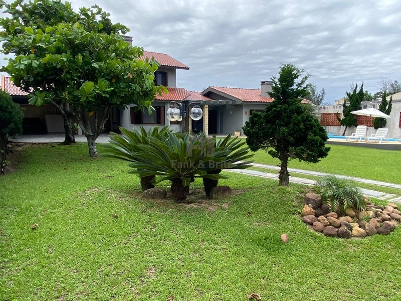 SOBRADO COM PISCINA NA ZONA NOVA: 1ª foto da galeria de imagens do imóvel