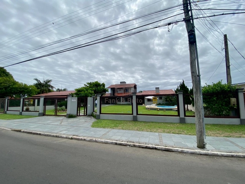 SOBRADO COM PISCINA NA ZONA NOVA: 2ª foto da galeria de imagens do imóvel