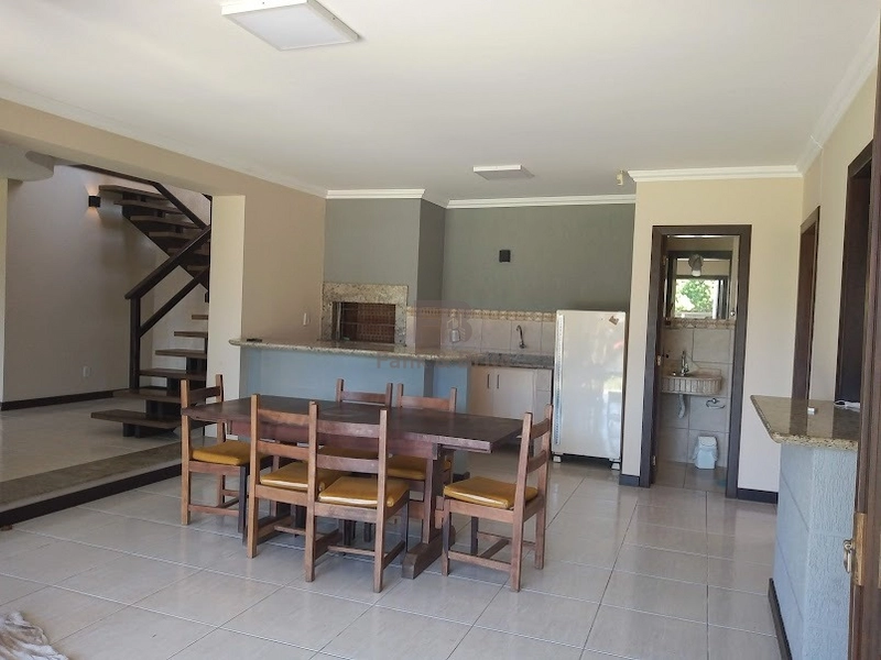 SOBRADO COM PISCINA NA ZONA NOVA: 12ª foto da galeria de imagens do imóvel