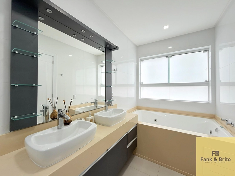 JUNTO A BEIRA MAR E CALÇADÃO, ENTRE DUAS PRAÇAS!: 26ª foto da galeria de imagens do imóvel