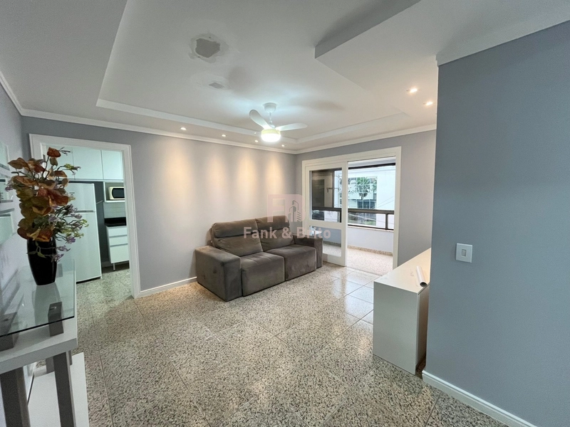 APARTAMENTO DE FRENTE NA PRAÇA ISRAELITA EM CAPÃO DA CANOA: 1ª foto da galeria de imagens do imóvel