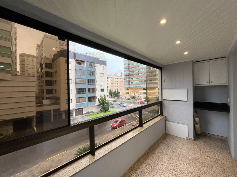 APARTAMENTO DE FRENTE NA PRAÇA ISRAELITA EM CAPÃO DA CANOA: 6ª foto da galeria de imagens do imóvel