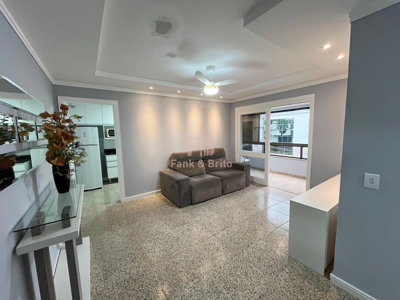 APARTAMENTO DE FRENTE NA PRAÇA ISRAELITA EM CAPÃO DA CANOA: 2ª foto da galeria de imagens do imóvel