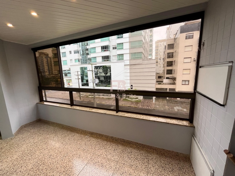 APARTAMENTO DE FRENTE NA PRAÇA ISRAELITA EM CAPÃO DA CANOA: 4ª foto da galeria de imagens do imóvel