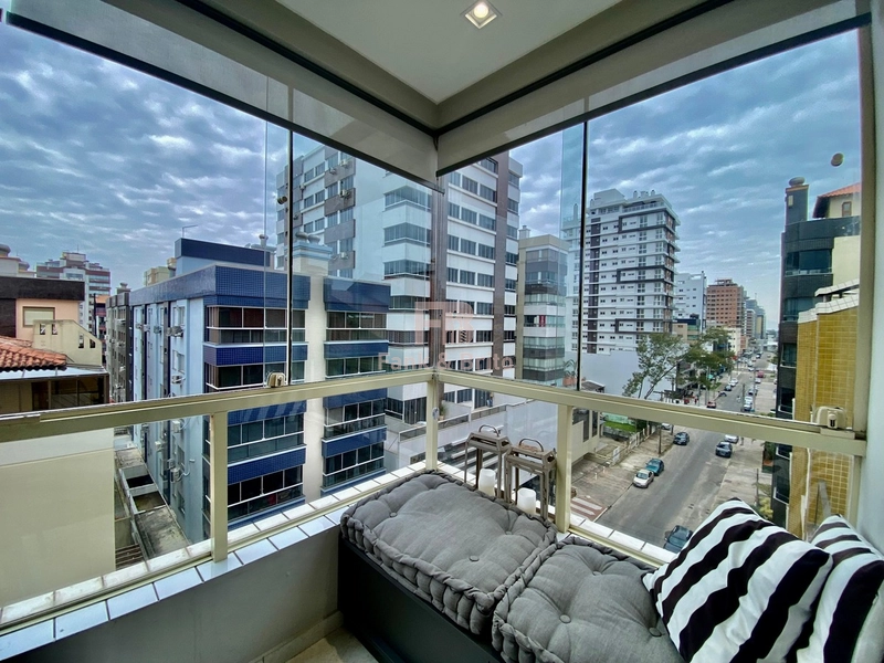 APARTAMENTO DE FRENTE MOBILIADO E DECORADO.: 1ª foto da galeria de imagens do imóvel