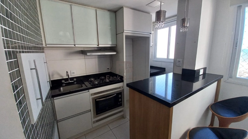 VENDE APARTAMENTO MOBILIADO PRONTO PARA MORAR AOS PÉS DA PRAÇA: 2ª foto da galeria de imagens do imóvel