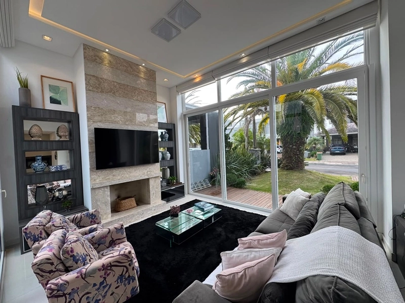 Casa de Alto Padrão à Venda no Condado de Capão | Oportunidade Única Abaixo do Valor de Mercado: 1ª foto da galeria de imagens do imóvel