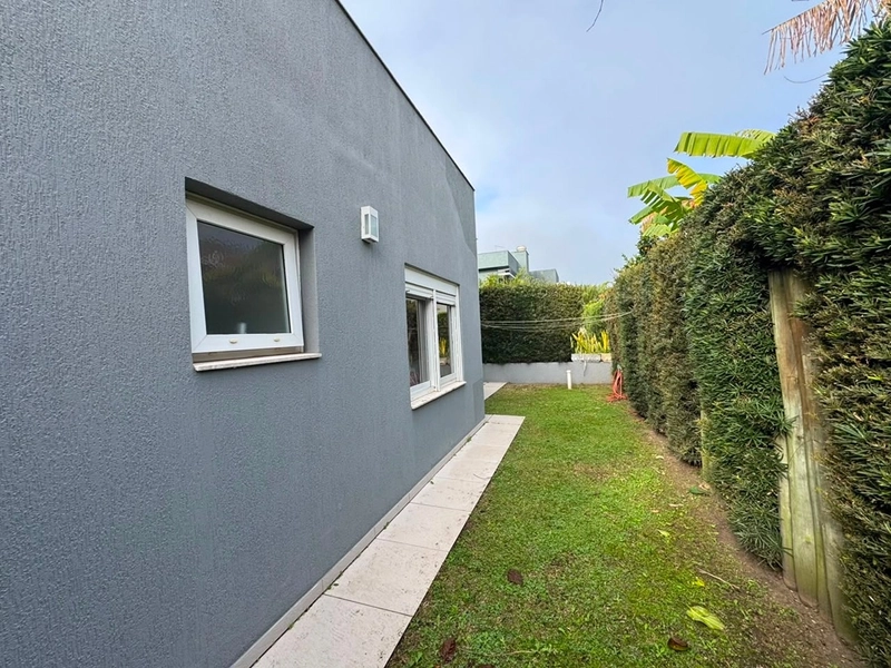 Casa de Alto Padrão à Venda no Condado de Capão | Oportunidade Única Abaixo do Valor de Mercado: 16ª foto da galeria de imagens do imóvel