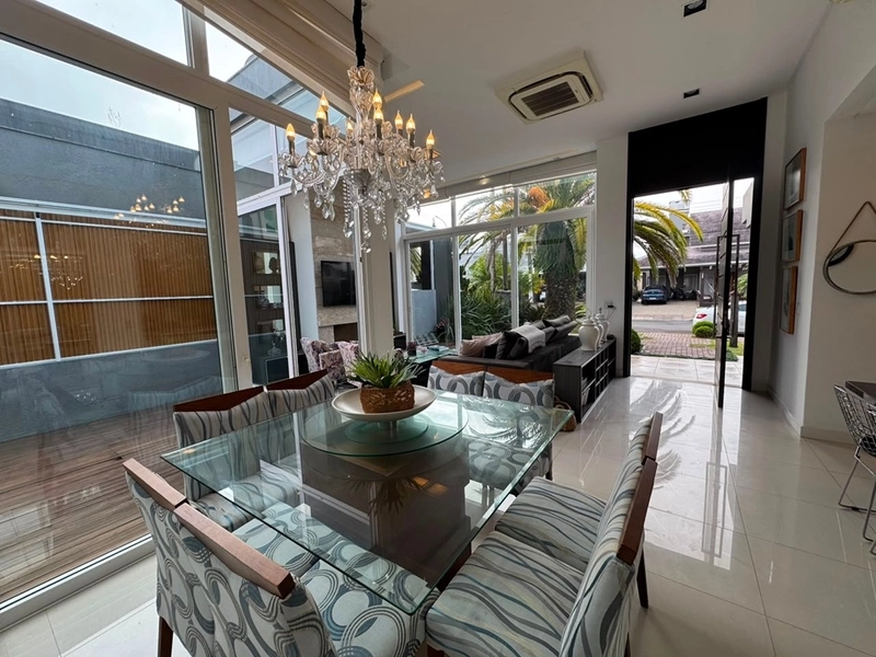 Casa de Alto Padrão à Venda no Condado de Capão | Oportunidade Única Abaixo do Valor de Mercado: 6ª foto da galeria de imagens do imóvel