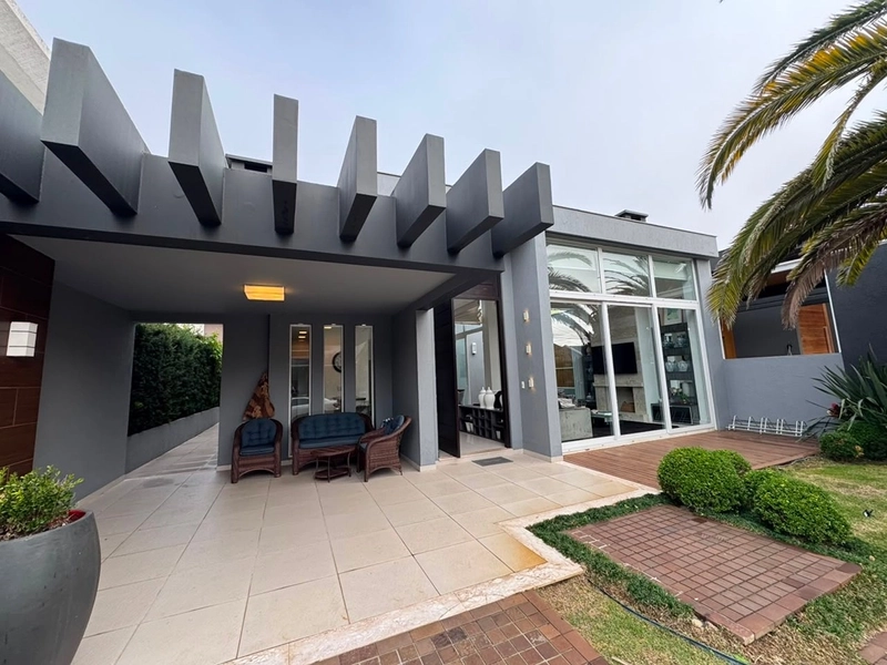 Casa de Alto Padrão à Venda no Condado de Capão | Oportunidade Única Abaixo do Valor de Mercado: 36ª foto da galeria de imagens do imóvel