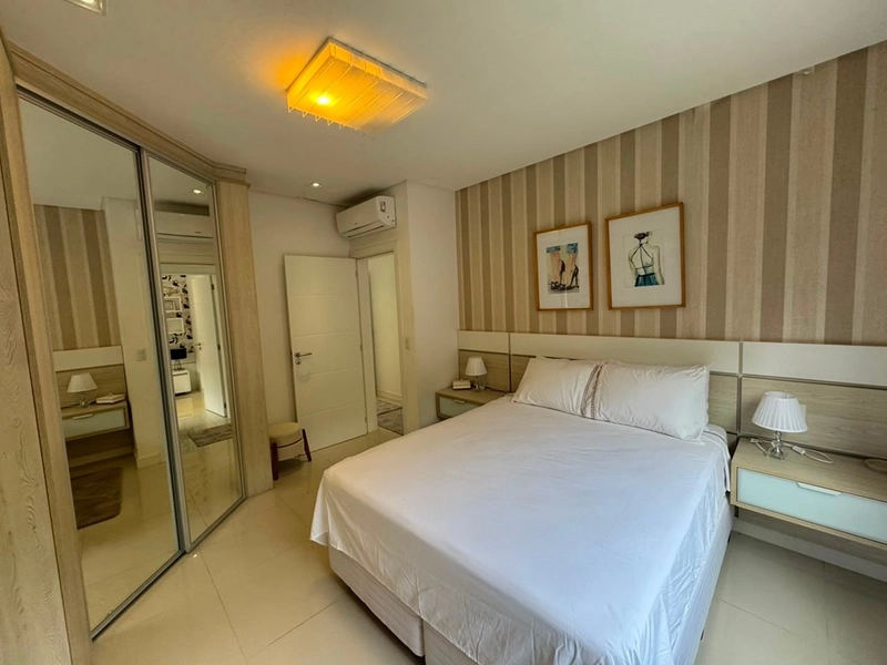 Casa de Alto Padrão à Venda no Condado de Capão | Oportunidade Única Abaixo do Valor de Mercado: 39ª foto da galeria de imagens do imóvel